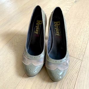 Replay taupe pumps